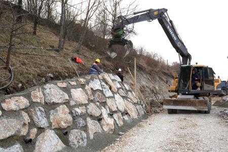 PRENOVA LJUBLJANSKE CESTE RAKEK 31 FOTO LJUBO VUKELIČ